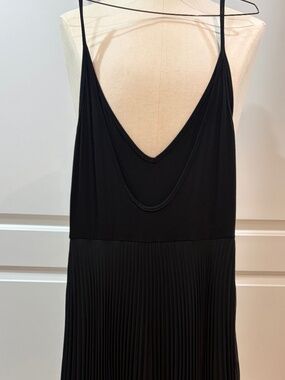 See You Monday Black Pleated Open Back Midi Dress Size Medium